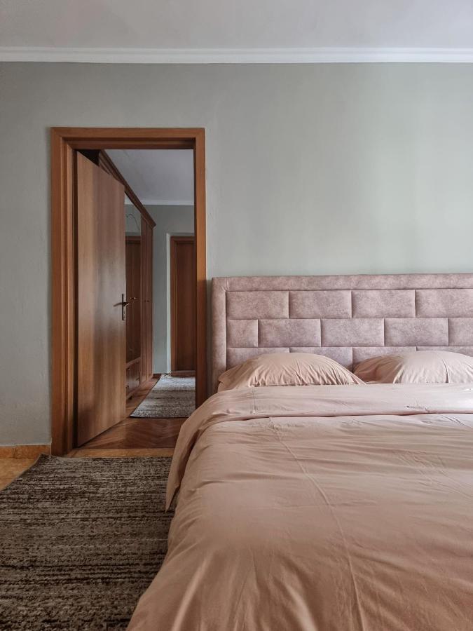 Tirana Center Cozy Apartment מראה חיצוני תמונה